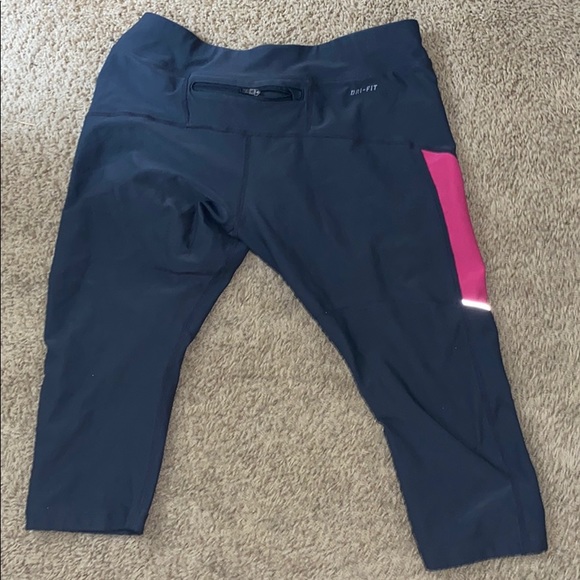 Nike grey workout pants - Picture 3 of 3